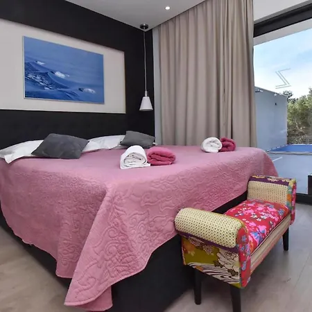 3 Bedroom Awesome In