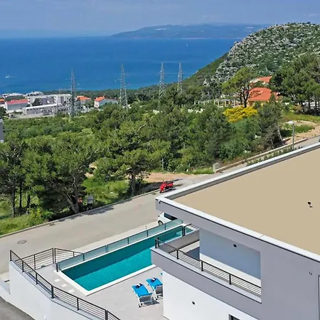 3 Bedroom Awesome In Semesterbostad Makarska