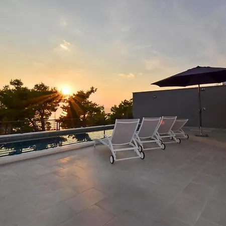 3 Bedroom Awesome In