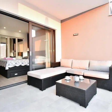 3 Bedroom Awesome In Semesterbostad *