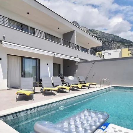 3 Bedroom Awesome In * Makarska