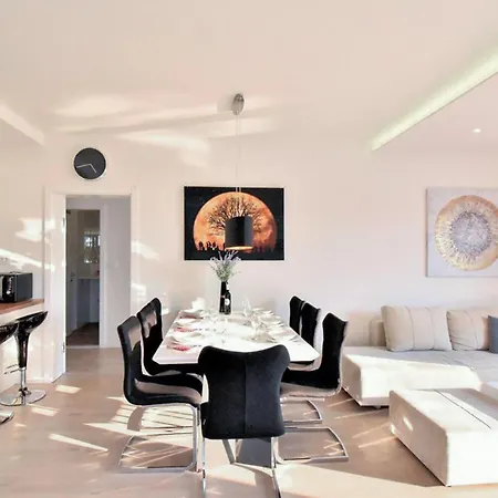 3 Bedroom Awesome In 度假居 *