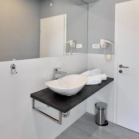 3 Bedroom Awesome In Prázdninový dům